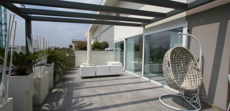 TREVIOLO – QUADRILOCALE IN VILLA