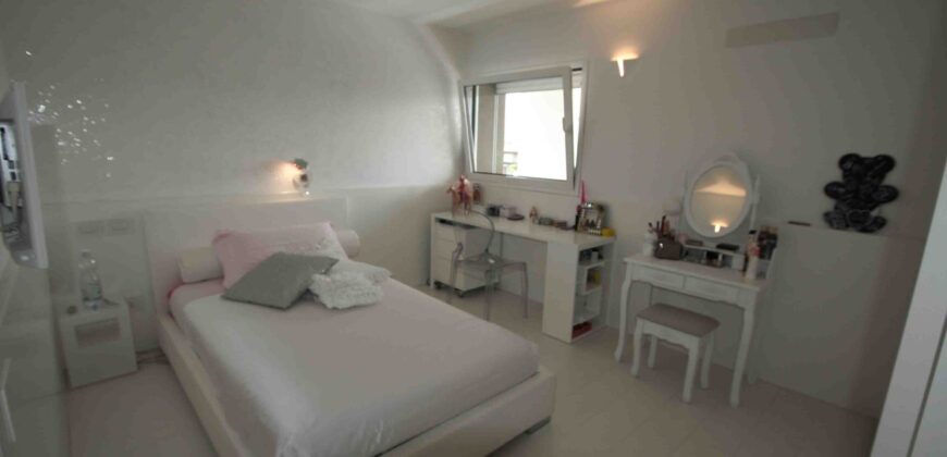 TREVIOLO – QUADRILOCALE IN VILLA