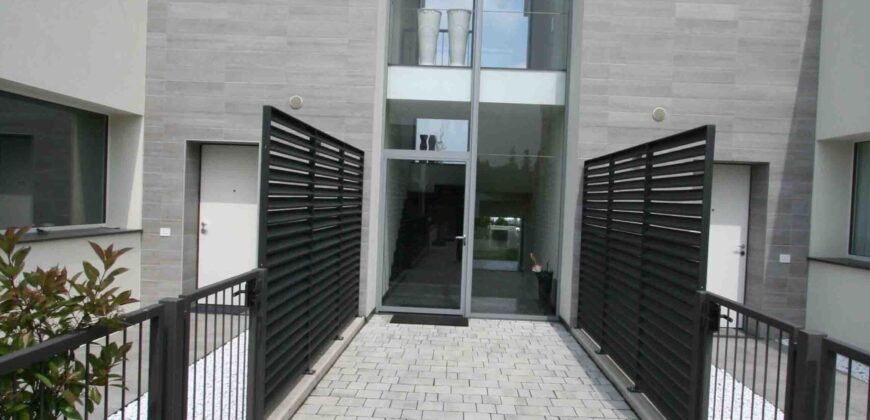 TREVIOLO – QUADRILOCALE IN VILLA
