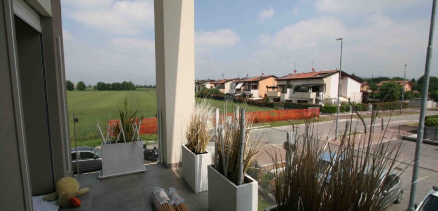 TREVIOLO – QUADRILOCALE IN VILLA